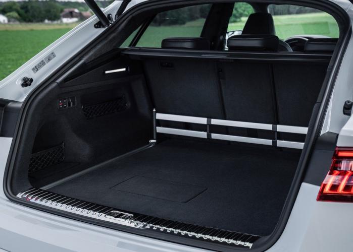audi-q8-tfsie-moveco-2