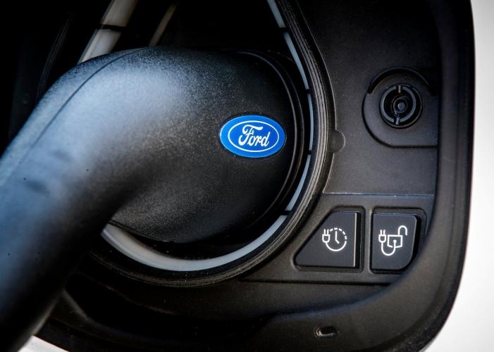 ford-kuga-25-phev-fwd-phev-moveco-1