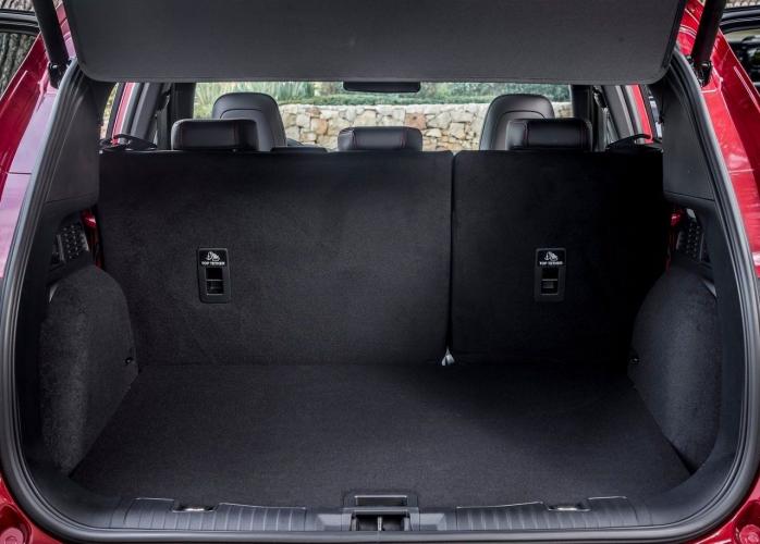 ford-kuga-fhev-moveco-10