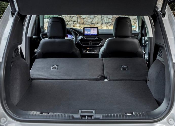 ford-kuga-fhev-moveco-11