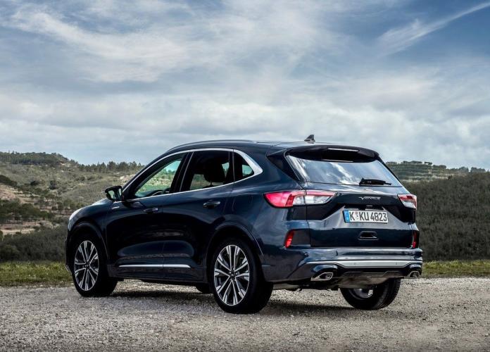ford-kuga-fhev-moveco-13