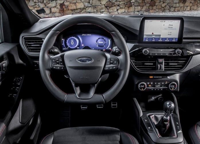 ford-kuga-fhev-moveco-17