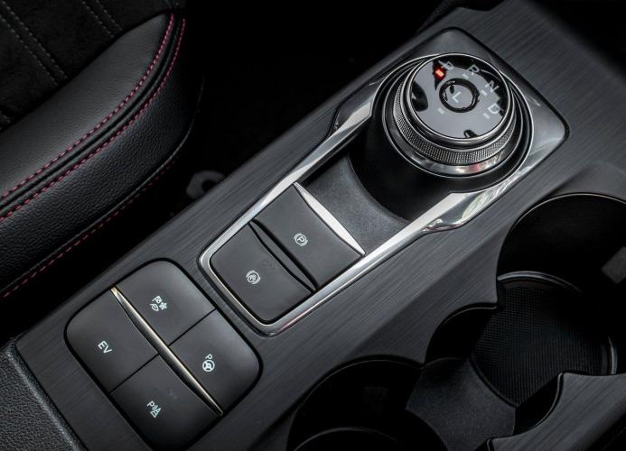 ford-kuga-fhev-moveco-20
