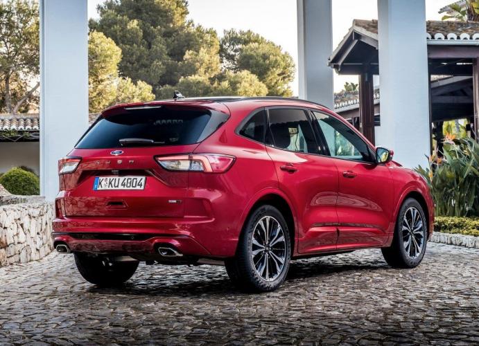 ford-kuga-fhev-moveco-3