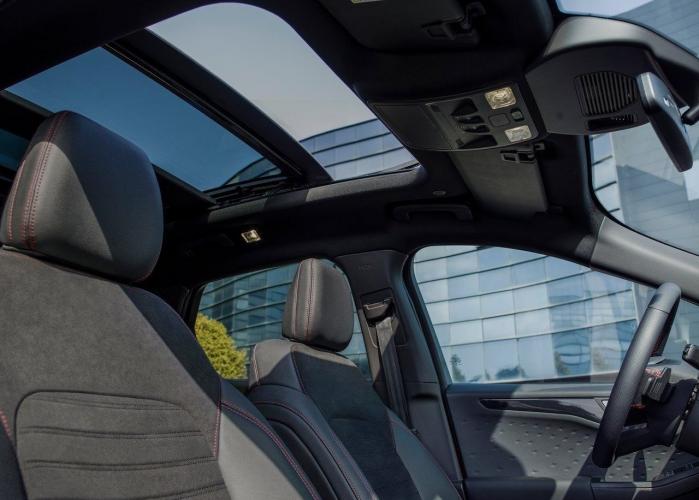 ford-kuga-fhev-moveco-4