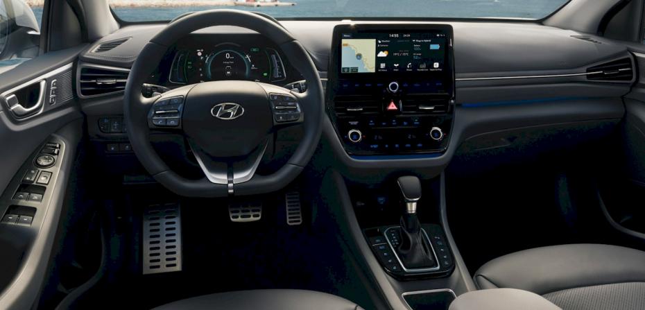 hyundai-ioniq-16-gdi-phev-interior-6-moveco