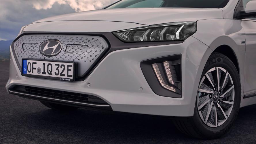 hyundai-ioniq-ev-100kw-electric-2020-24@2x