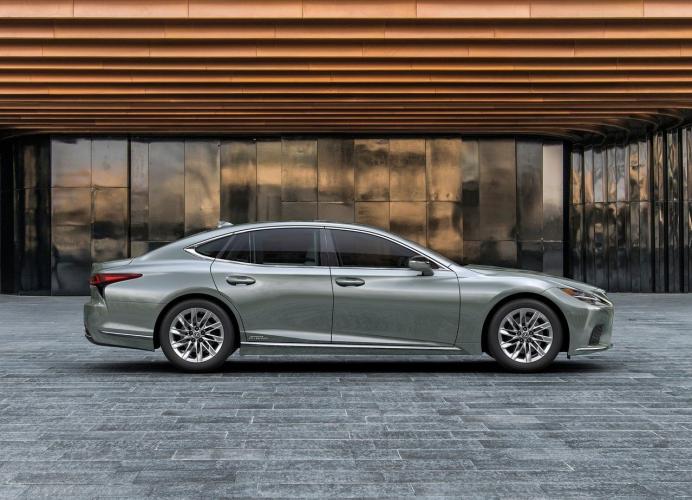 lexus-ls-500h-moveco-11