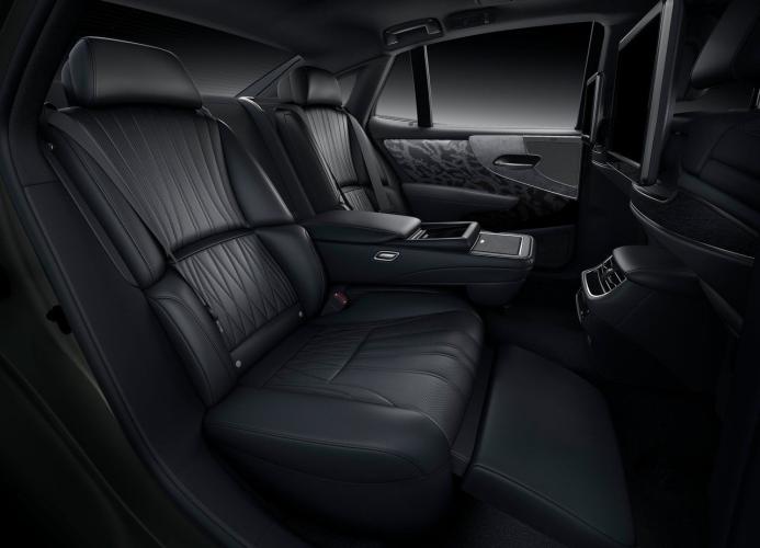 lexus-ls-500h-moveco-8