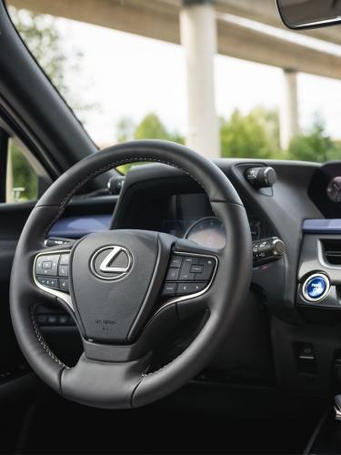 lexus-ux-250h-4x4-250h-moveco-6