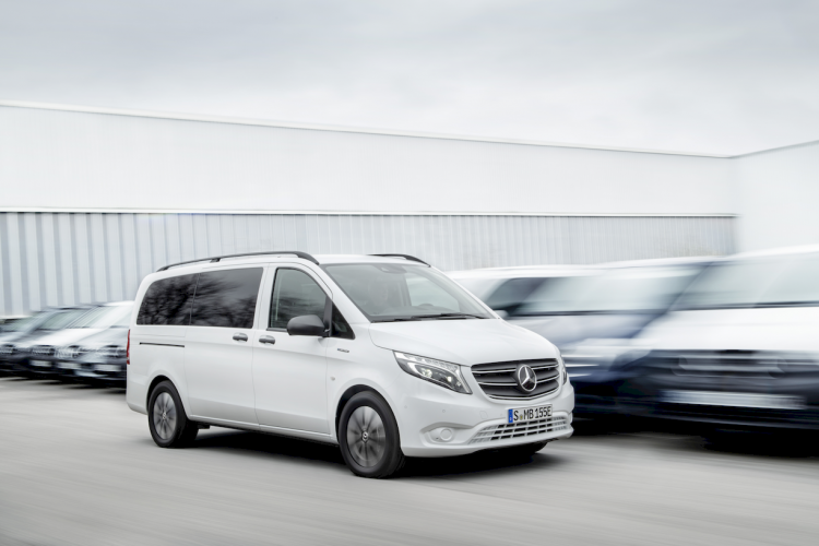 mercedes---benz-e-vito-tourer-pro-mercedes-benz-electrica-11-moveco