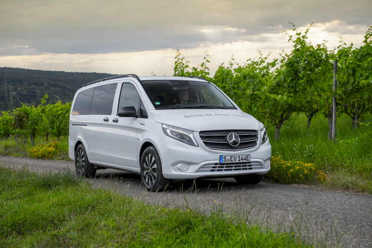 mercedes---benz-e-vito-tourer-pro-mercedes-benz-electrica-21-moveco
