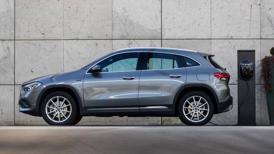 mercedes---benz-gla-250e-mercedes-250-e-01@2x