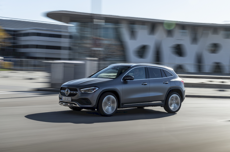 mercedes---benz-gla-250e-mercedes-eq-hibrido-enchufable-13-moveco