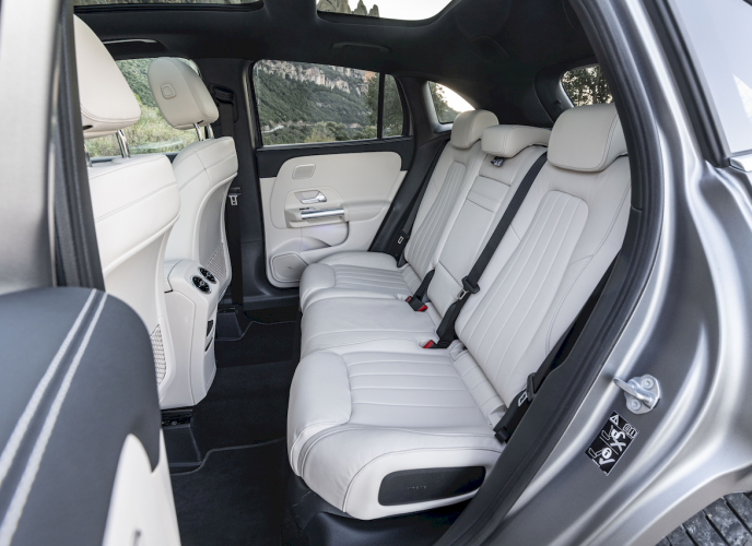 mercedes---benz-gla-250e-mercedes-eq-hibrido-enchufable-19-moveco