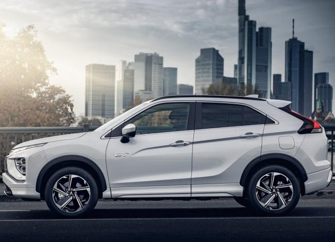 mitsubishi-eclipse-cross-eclipse-cross-phev-moveco-10