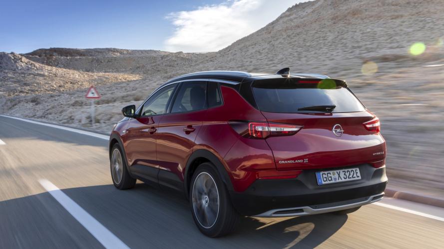 opel-grandland-x-phev-16-turbo-4x4-hybrid4-05@2x