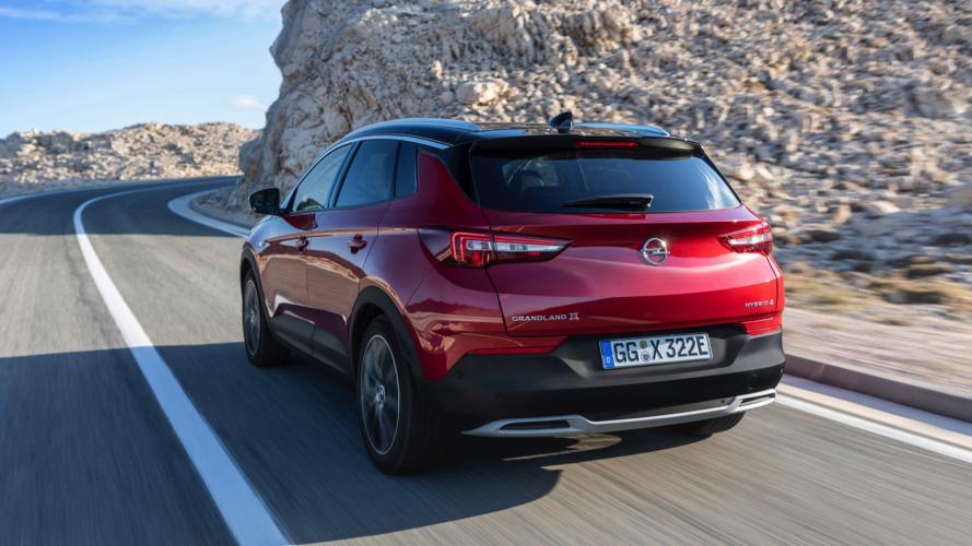 opel-grandland-x-phev-16-turbo-4x4-hybrid4-07@2x