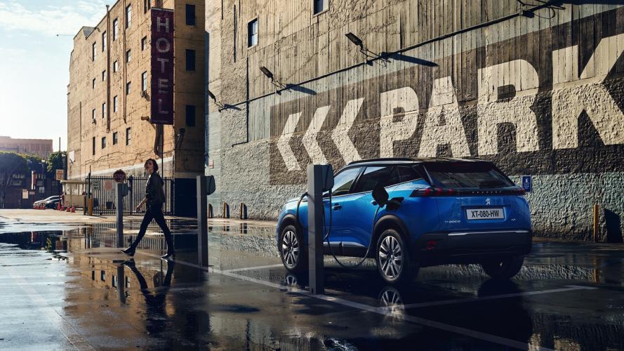 peugeot-e-2008-elctrico-suv-04@2x