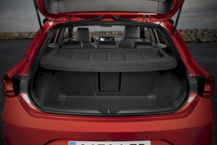 seat-leon-e-hybrid-hibrido-enchufable-moveco-0