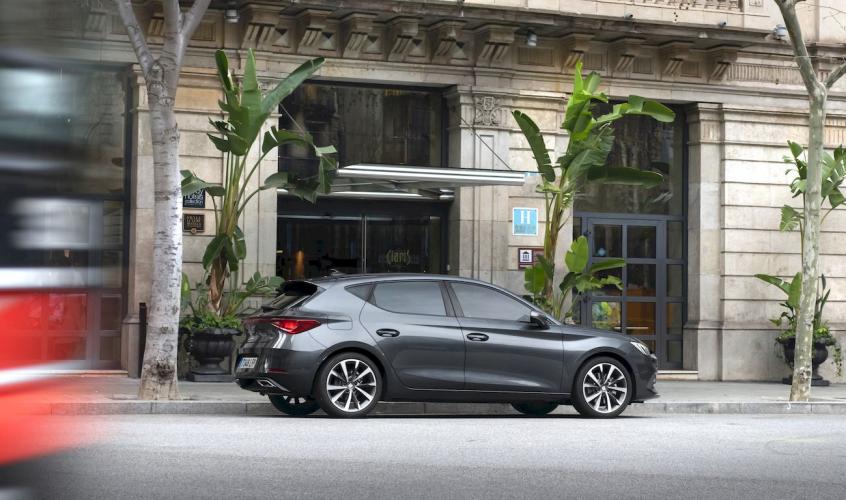 seat-leon-e-hybrid-hibrido-enchufable-moveco-15