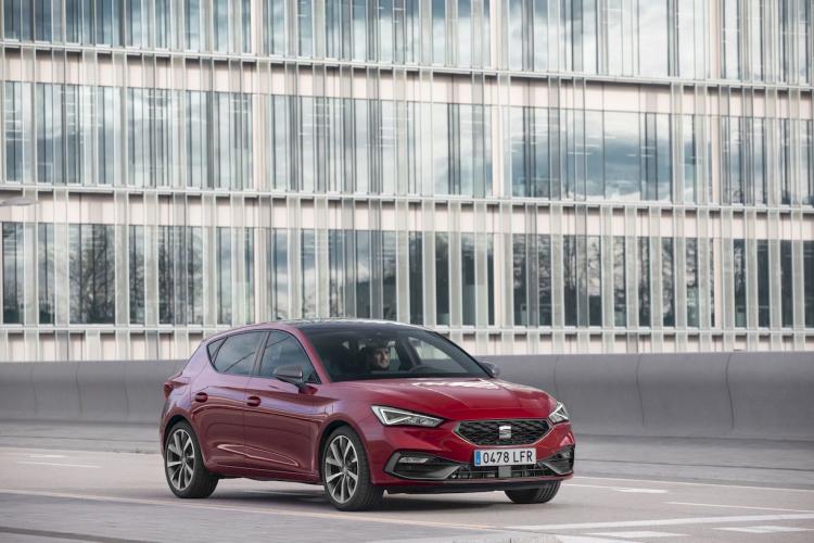 seat-leon-e-hybrid-hibrido-enchufable-moveco-18