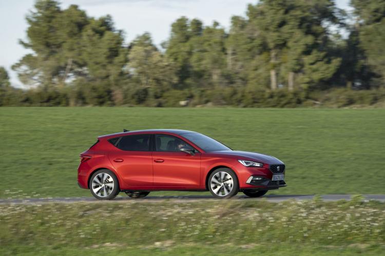 seat-leon-e-hybrid-hibrido-enchufable-moveco-23