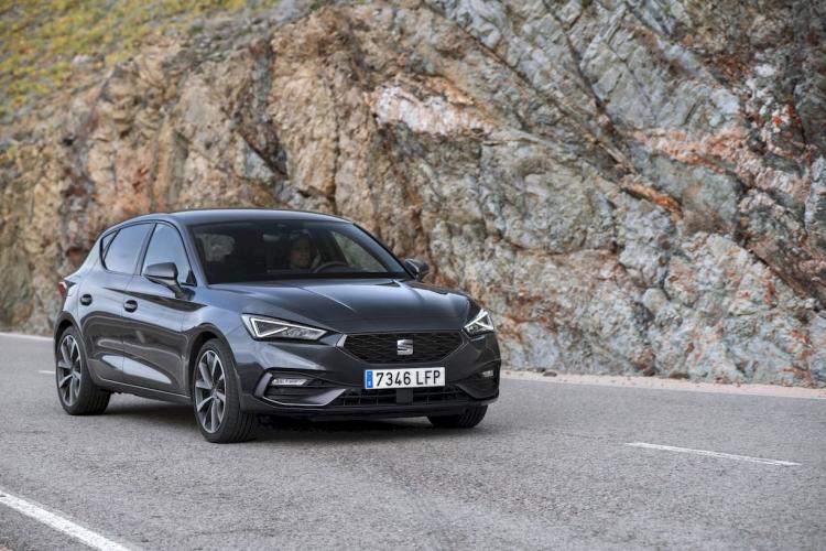 seat-leon-e-hybrid-hibrido-enchufable-moveco-25