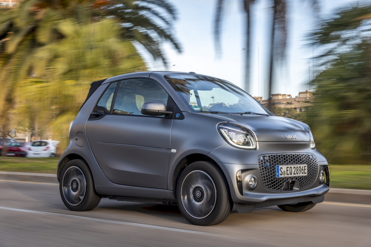smart-fortwo-cabrio-eq-18-moveco