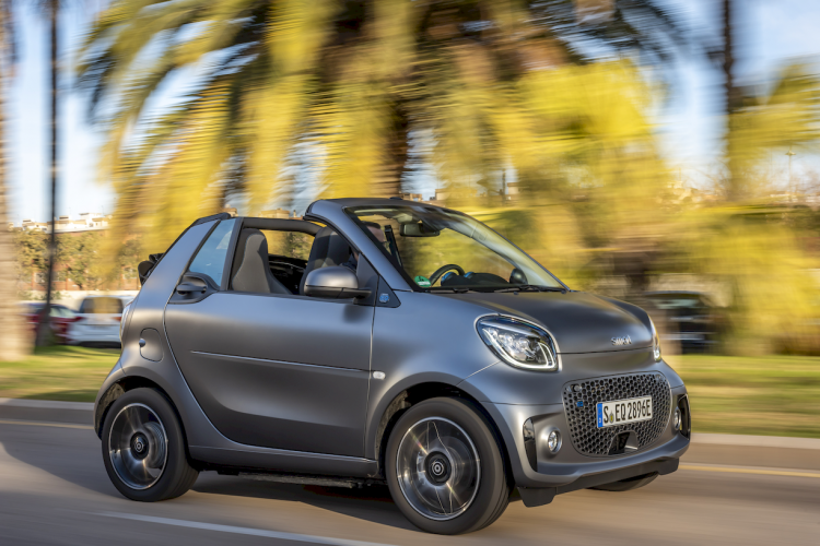 smart-fortwo-cabrio-eq-19-moveco