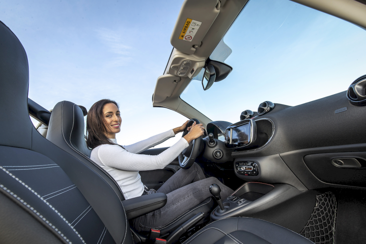 smart-fortwo-cabrio-eq-33-moveco