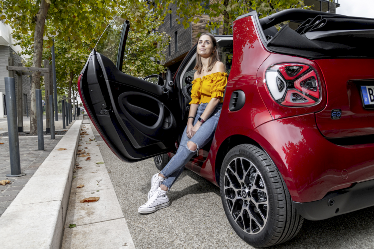 smart-fortwo-cabrio-eq-5-moveco