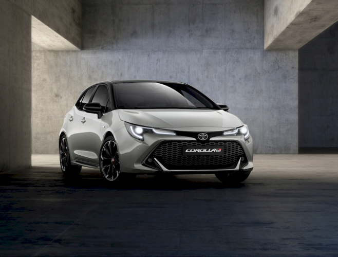 toyota-corolla-20-180h-gr-sport-delantera