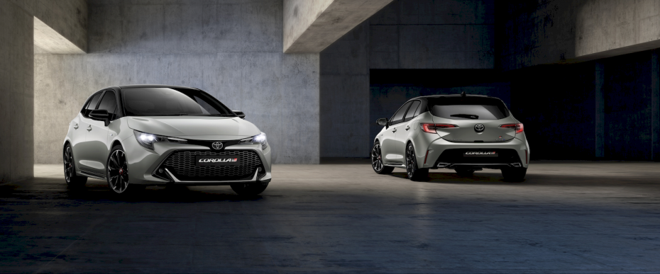 toyota-corolla-20-180h-gr-sport-delanteraytrasera