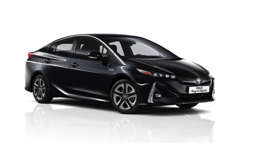 toyota-prius-plug-in-plug-in-hybrid-2019-03@2x