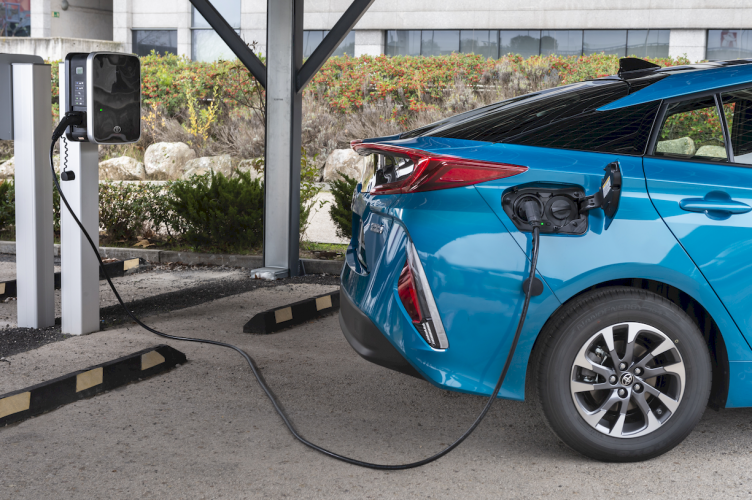 toyota-prius-plug-in-prius-plugin-3-moveco