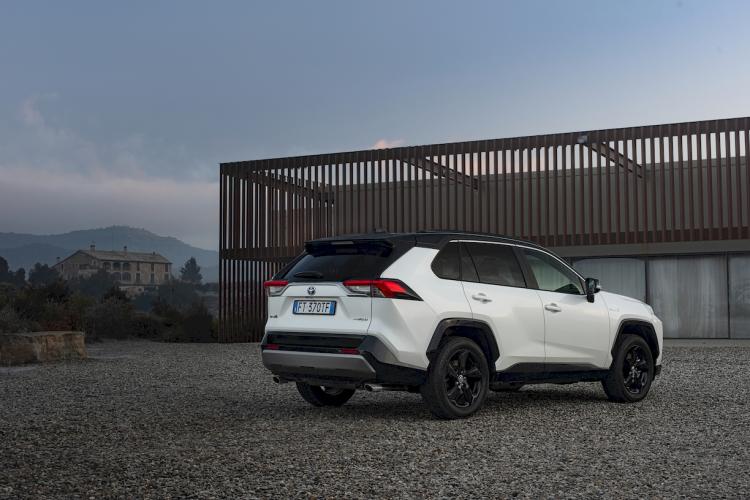 toyota-rav4-25-220h-4wd-12-moveco
