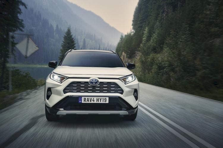 toyota-rav4-25-220h-4wd-31-moveco