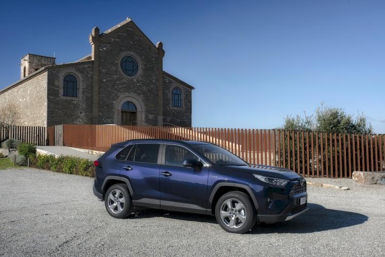 toyota-rav4-25-220h-4wd-63-moveco