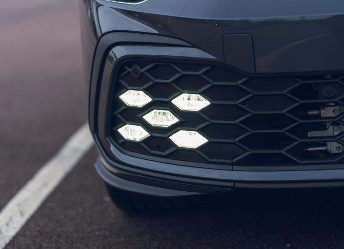 volkswagen-golf-ehybrid-moveco-1