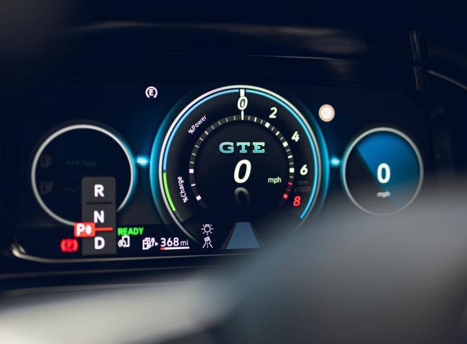 volkswagen-golf-ehybrid-moveco-6