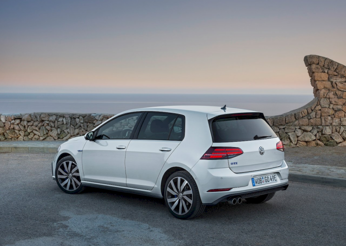 volkswagen-golf-gte-2019-gte-hibrido-enchufable-2020-4-moveco