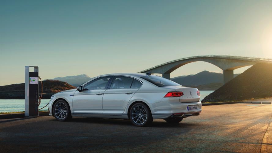 volkswagen-golf-gte-2019-passat-gte--2020-05@2x