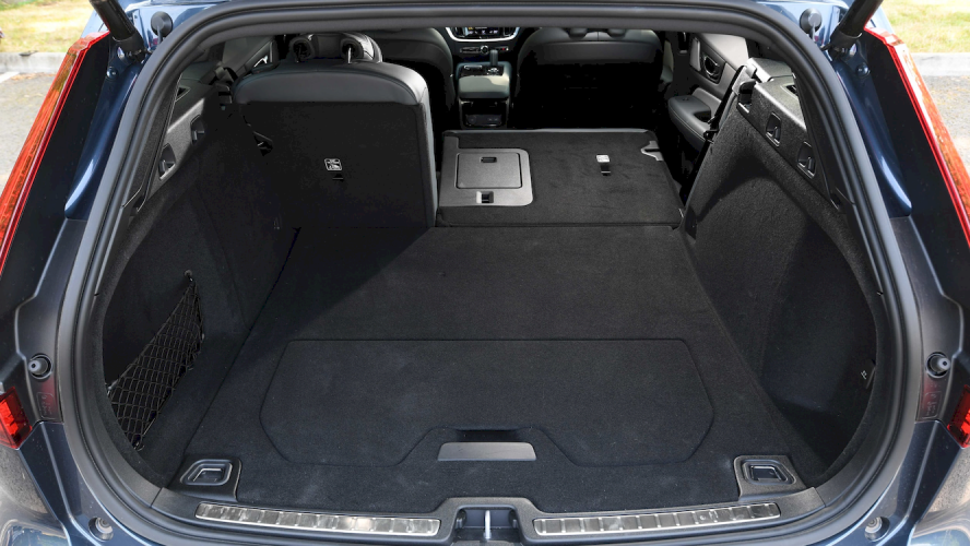 volvo-v60-recharge-hibrido-enchufable-2-moveco
