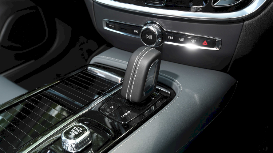 volvo-v60-recharge-hibrido-enchufable-6-moveco