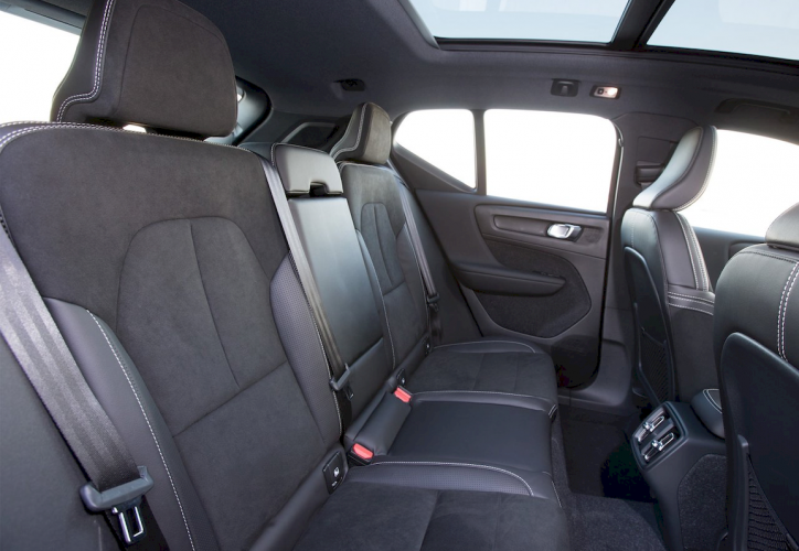 volvo-xc40-recharge-hibrido-enchufable-14-moveco