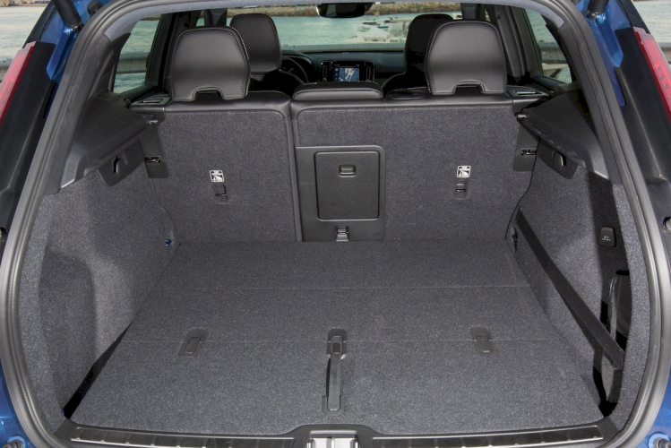 volvo-xc40-recharge-hibrido-enchufable-15-moveco