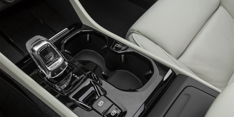 volvo-xc40-recharge-hibrido-enchufable-22-moveco