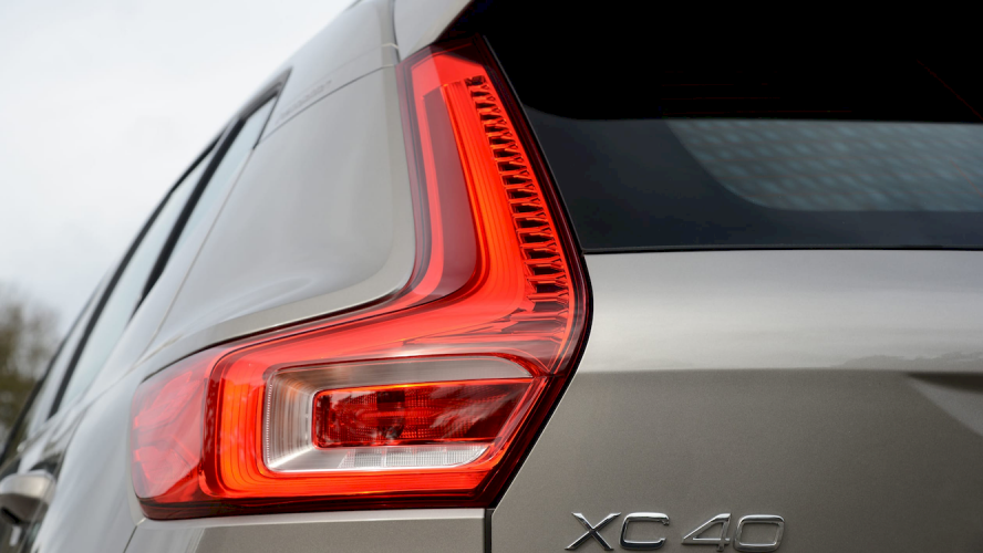 volvo-xc40-recharge-hibrido-enchufable-3-moveco