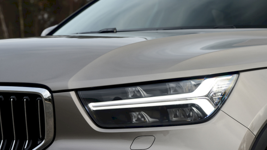 volvo-xc40-recharge-hibrido-enchufable-4-moveco